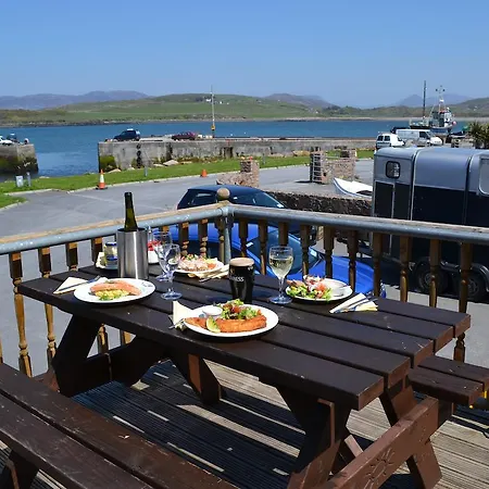 B&B Oliver's Seafood Bar, 2*